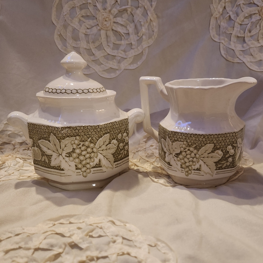 Kensington Staffordshire Ironstone England Somerset Green Creamer and Sugar Bowl